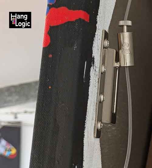 Artiteq Frame Hanger for Use with Wood combined with Auto Grip hook and 2 mm cable offers secure, rapid hanging.