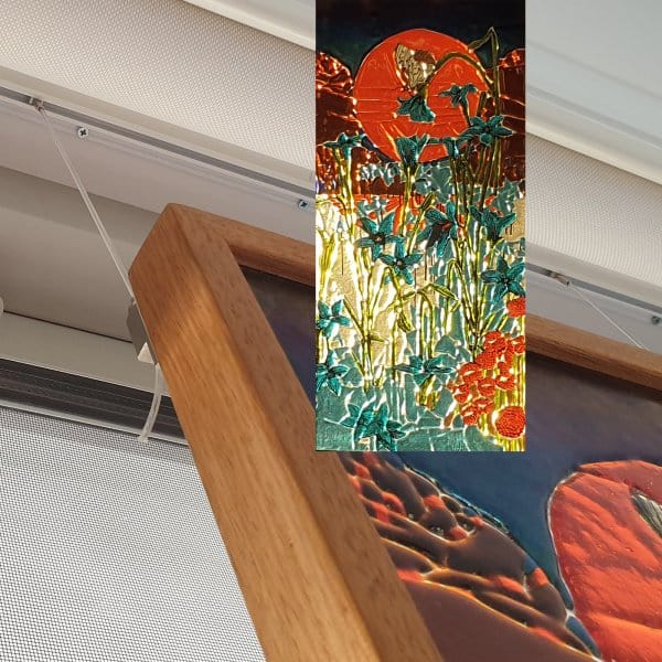 Close‑up of ArtiTeq Top Rail screwed into window reveal with clear Twister wire holding wood‑framed artwork